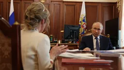 Социальных сирот в России стало на 17% меньше